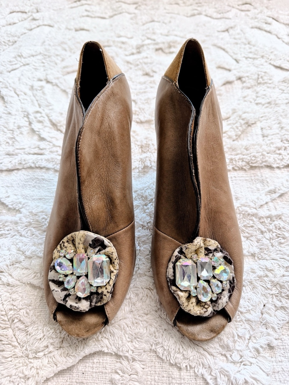 Poetic Licence London Dream Peep Toe Jeweled Leather Heels Size 10M